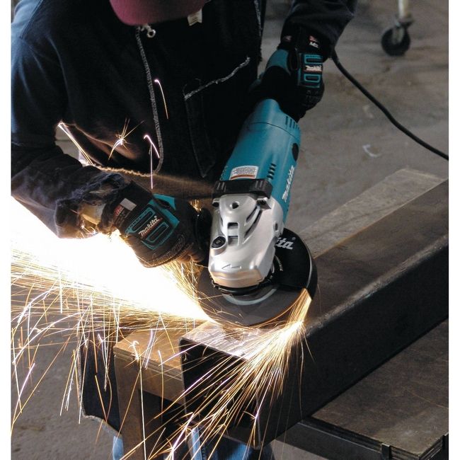 Makita 7" Angle Grinder with 15AMP Motor Delivers 6,600 RPM